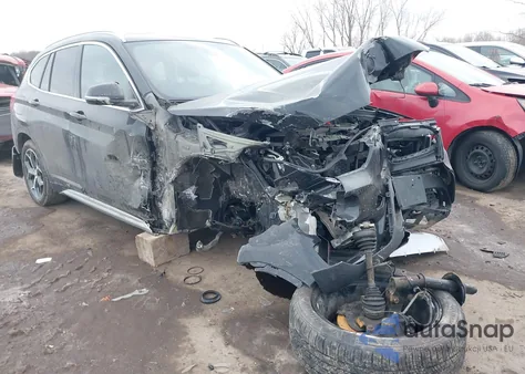 2018 BMW X1 xDrive28I z USA, uszkodzony, nr VIN WBXHT3C34J5L29745